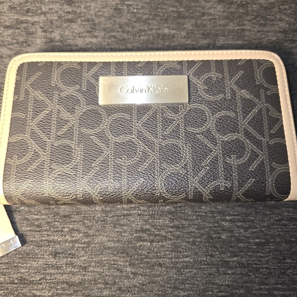 CALVIN KLEIN Womens CK Signature Wallet Brown - Picture 1 of 7